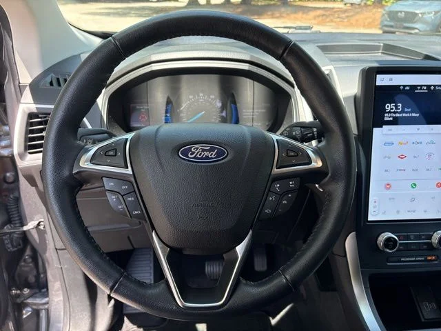 Used 2022 Gray Ford SEL image 10