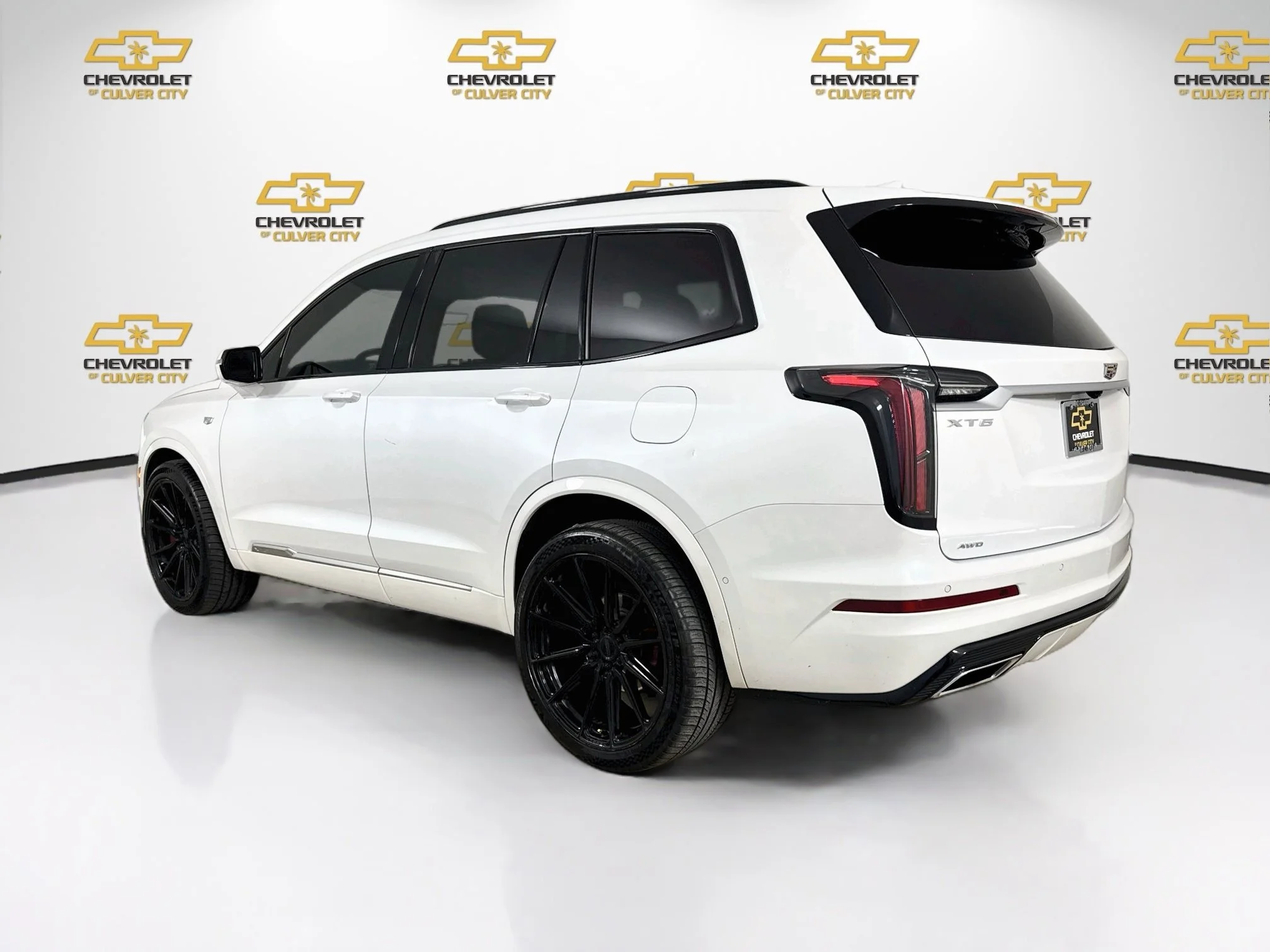 Used 2022 CRYSTAL WHITE TRICOAT Cadillac Sport image 6