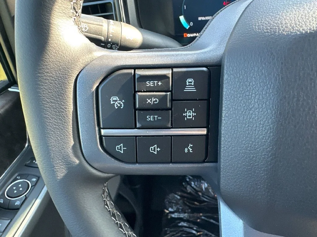 New 2027 White Ford Lariat image 22