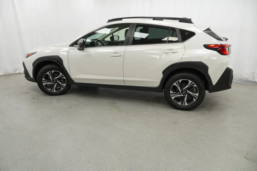 Used 2024 Crystal White Pea Subaru Premium image 5