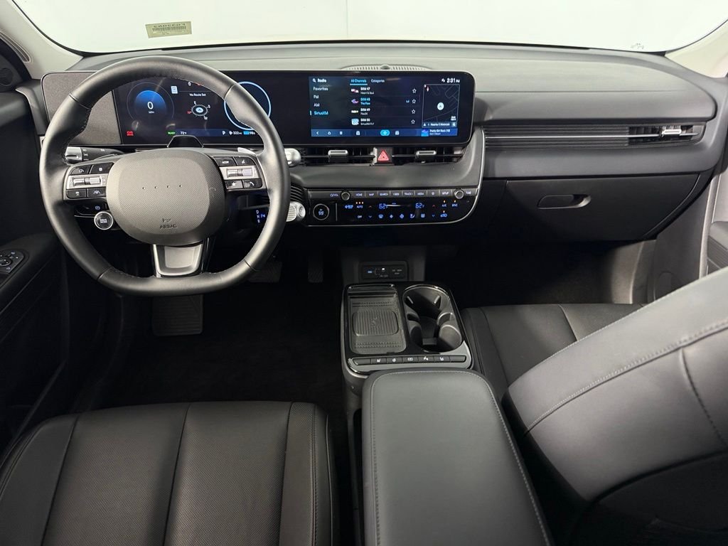 Used 2025 White Hyundai SEL image 12