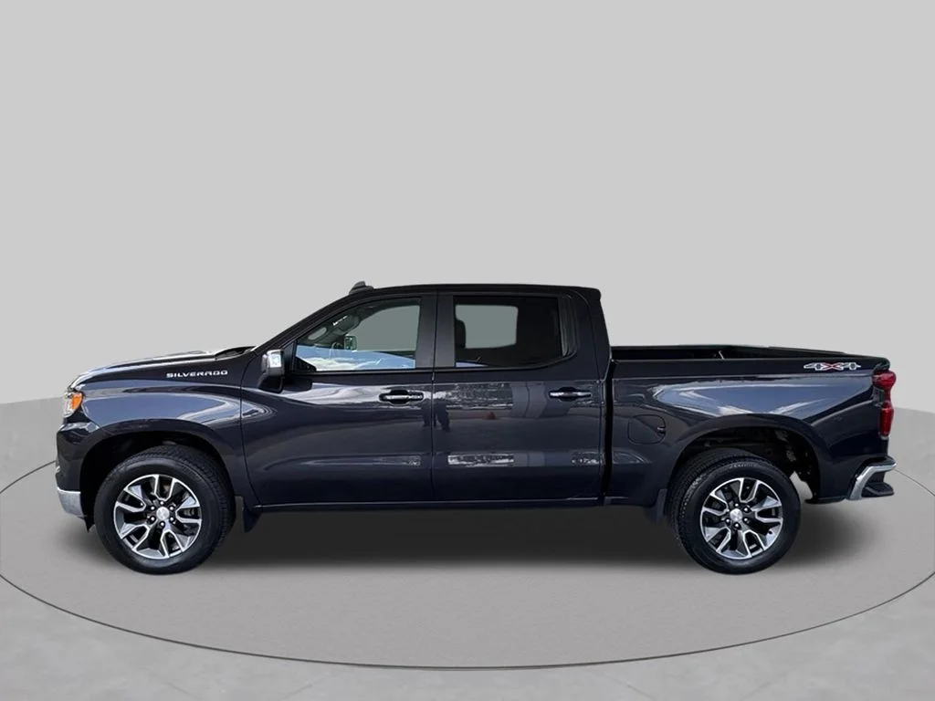 Used 2023 Gray Chevrolet LT image 6