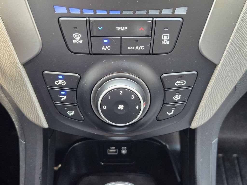 Used 2018 White Hyundai 2.4 Base image 13