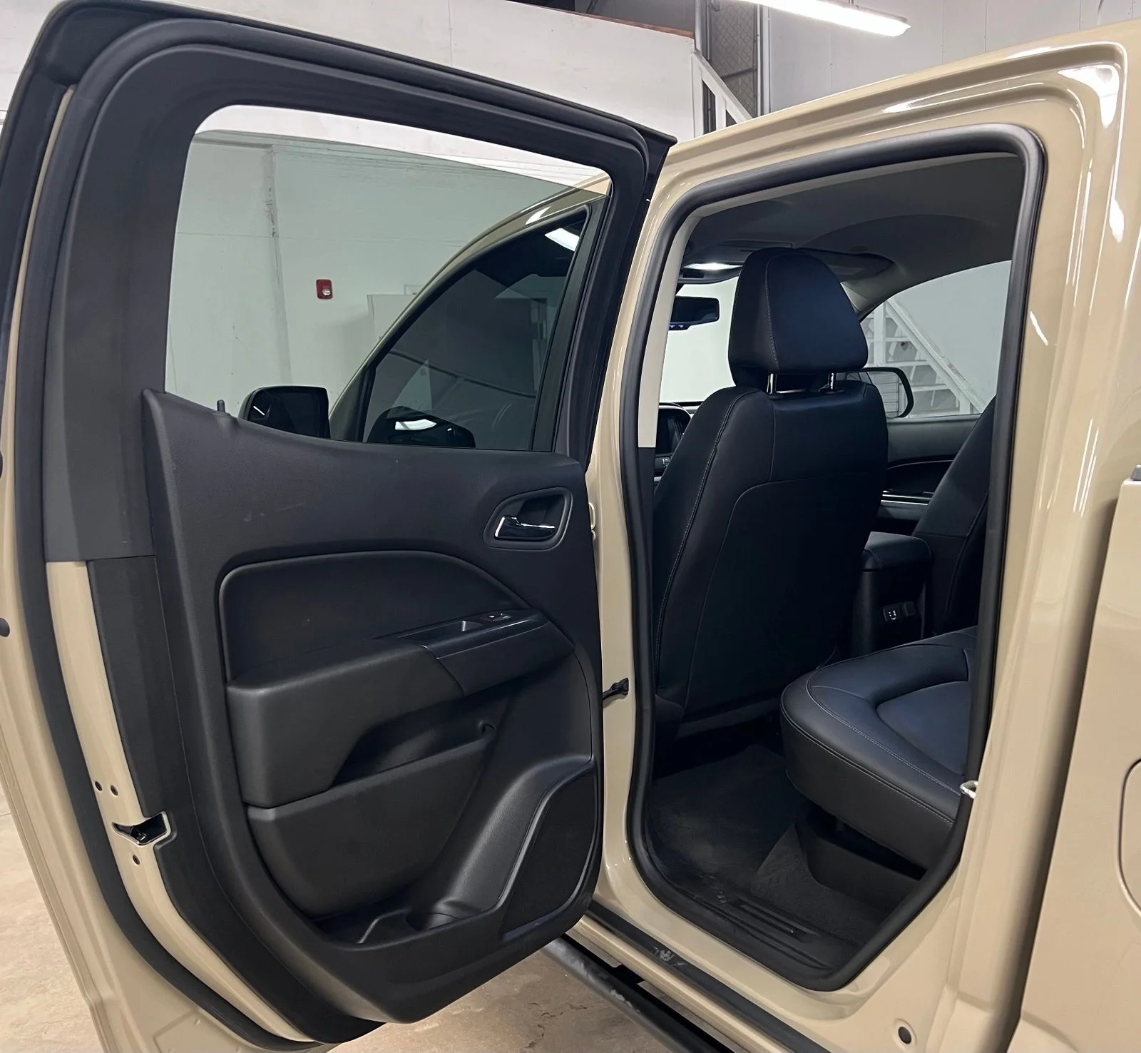 Used 2021 Beige Chevrolet ZR2 image 23