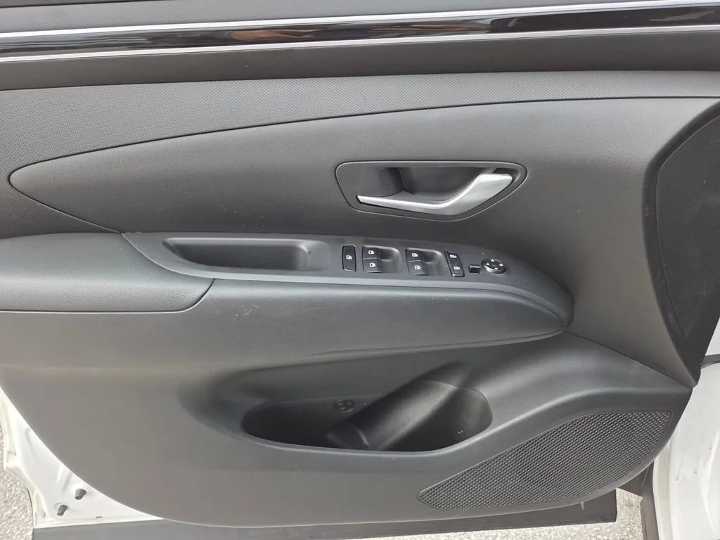 Used 2024 White Pearl Hyundai SEL image 25