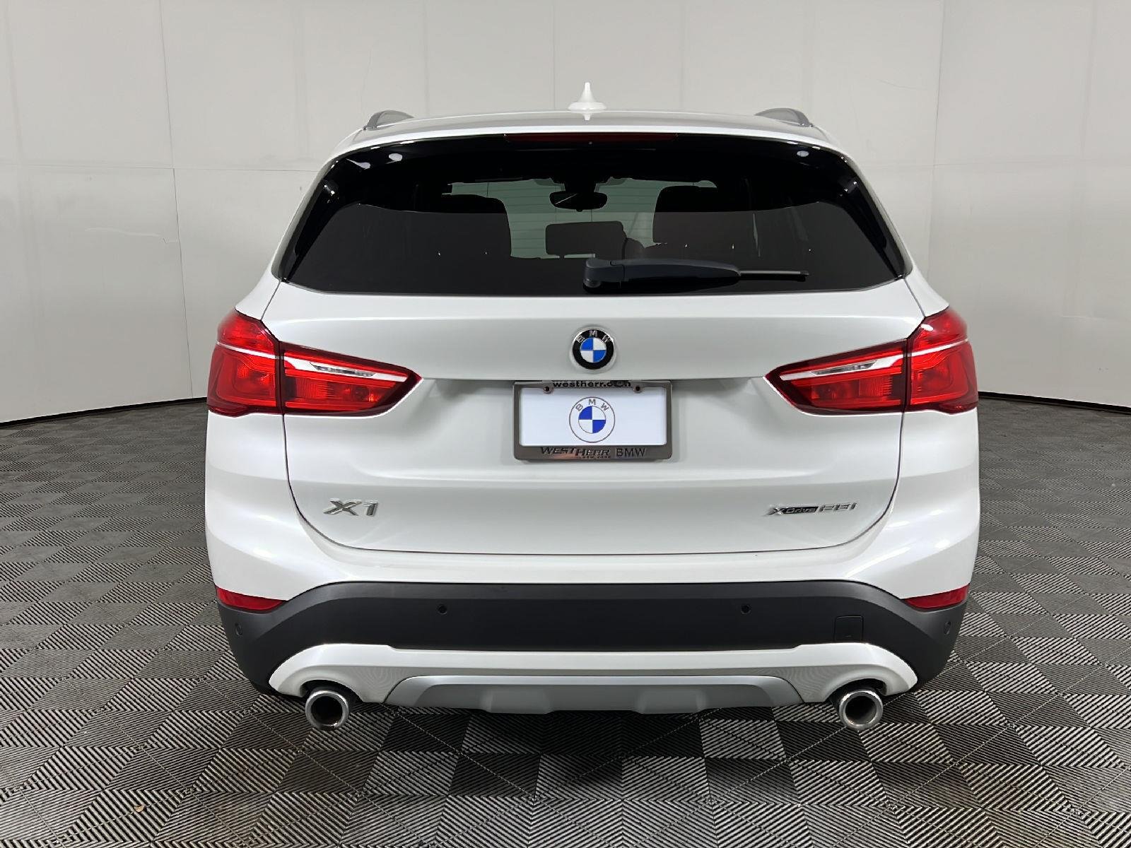 Used 2022 Mineral White Metallic BMW xDrive28i image 6