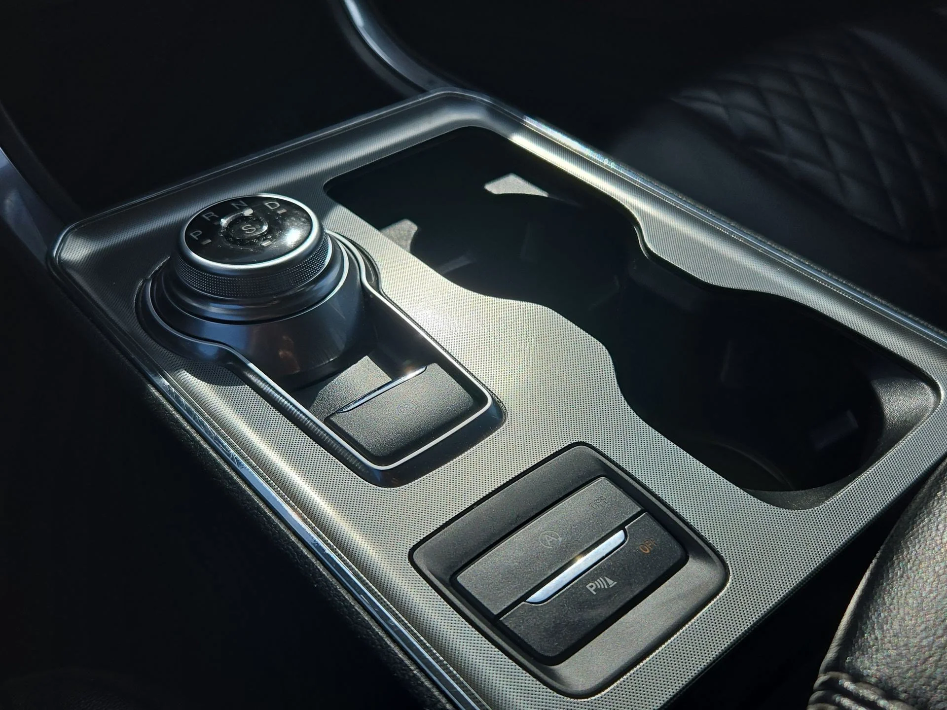 Used 2024 Black Metallic Ford Titanium image 25