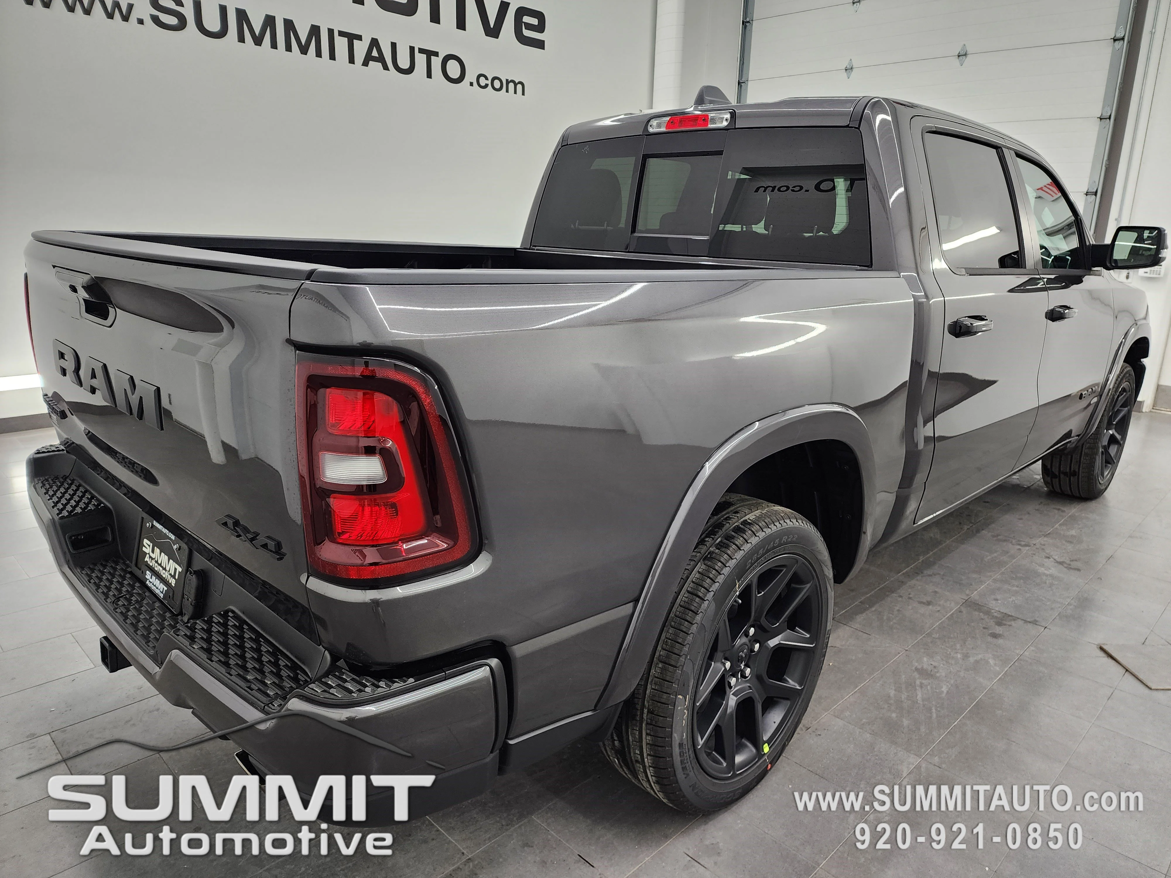 New 2026 Granite Crystal Metallic Clear-Coat Exterior Paint RAM Laramie image 4