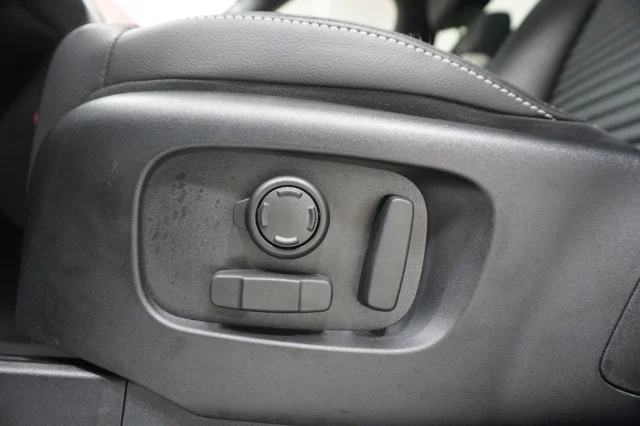 Used 2025 GRAY Land Rover S image 21