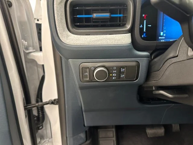 New 2026 Oxford White Ford XLT image 42