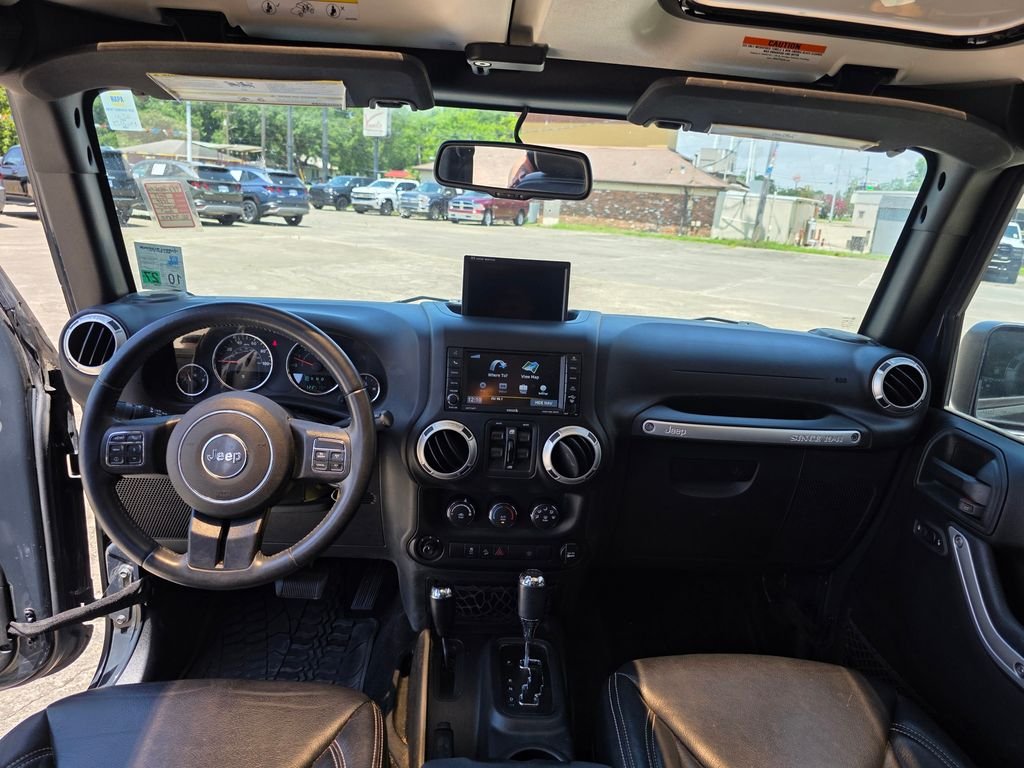 Used 2017 Gray Jeep Unlimited Rubicon image 14