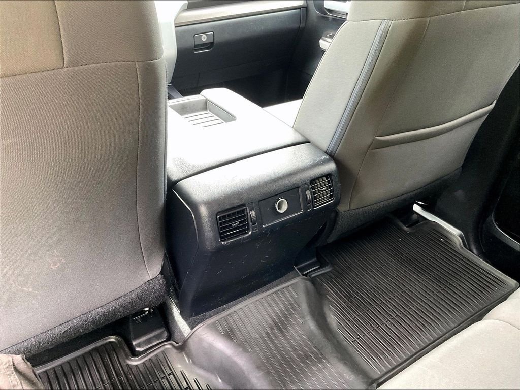 Used 2018 Silver Toyota SR5 image 28