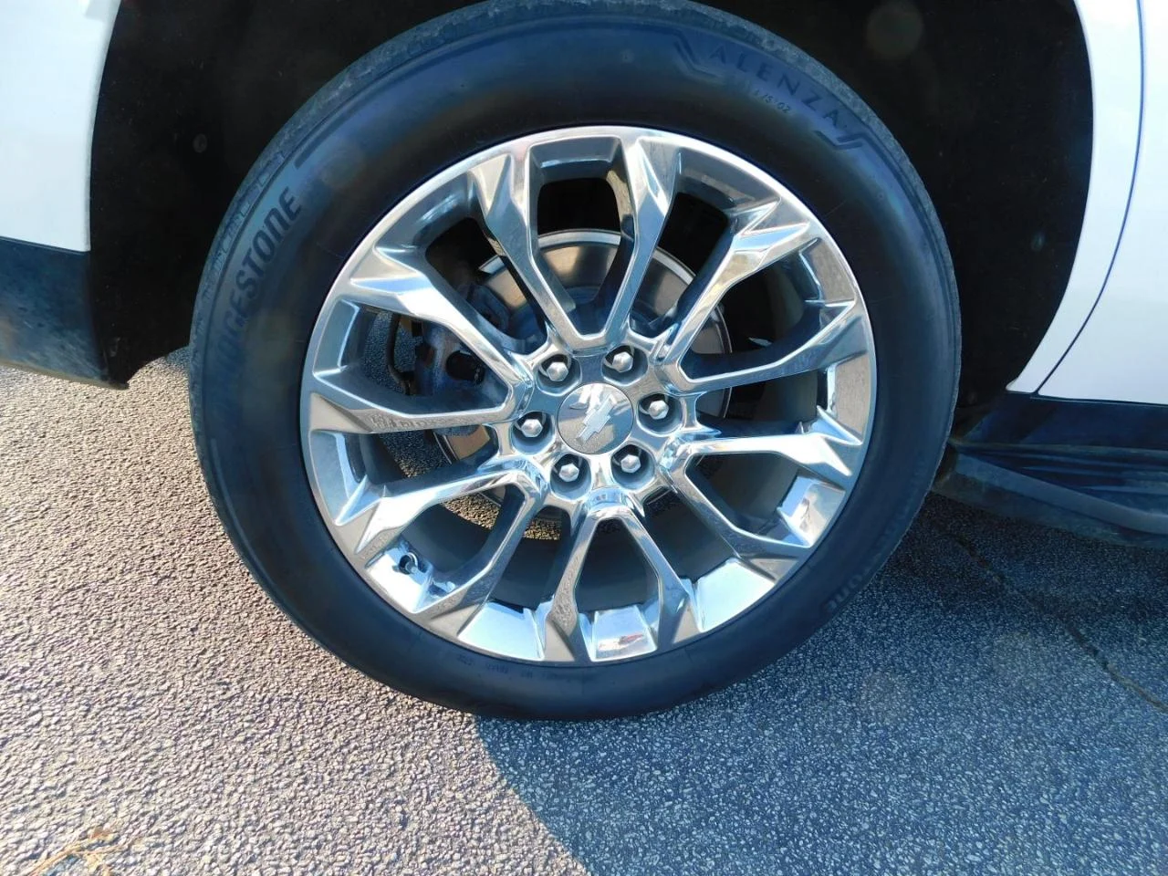 Used 2023 Iridescent Pearl Tricoat Chevrolet 2WD 4DR PREMIER image 9