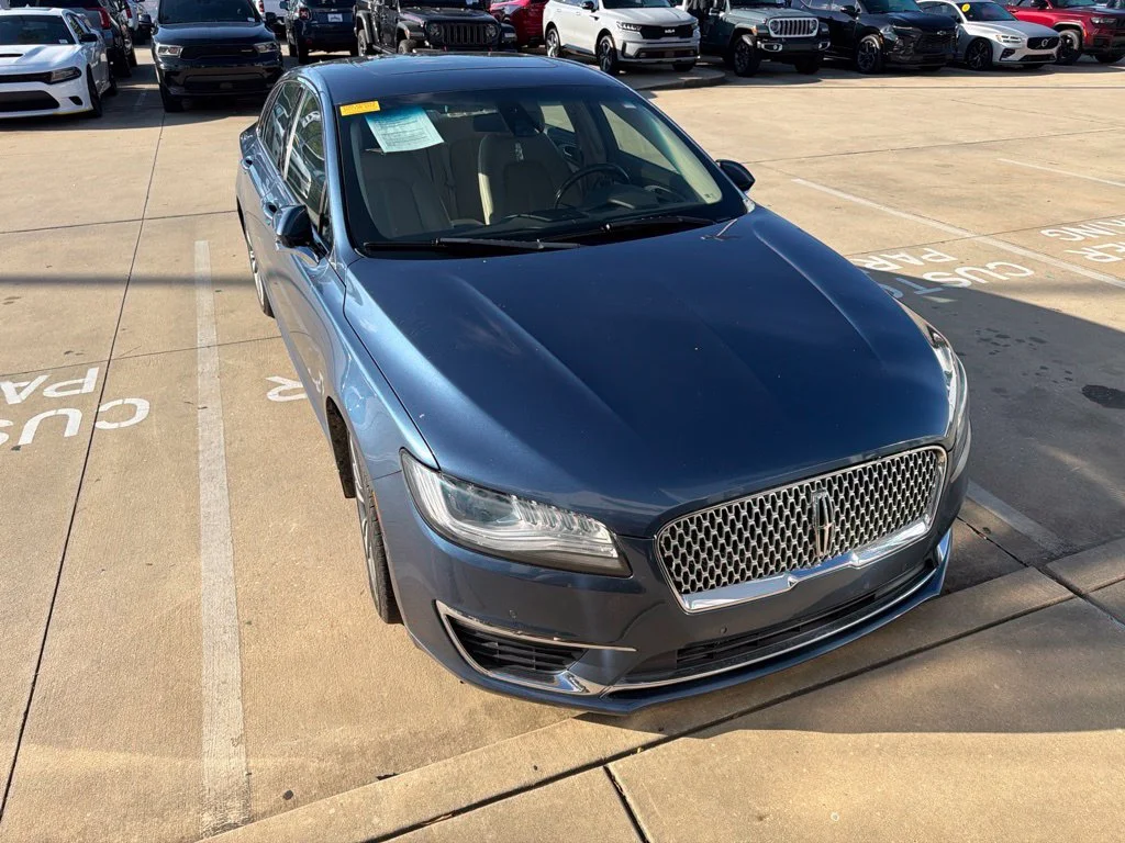 Used 2019 Blue Lincoln Reserve image 3