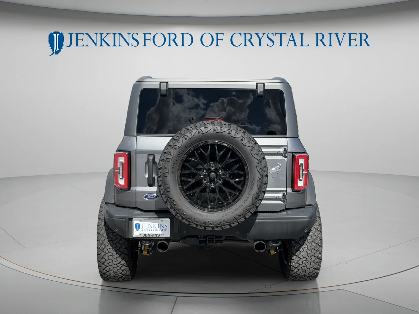 Used 2024 Carbonized Gray Metallic Ford Badlands image 5