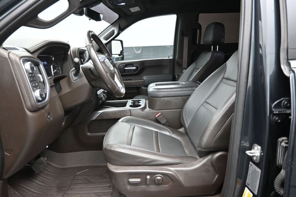 Used 2022 Green GMC Denali image 20