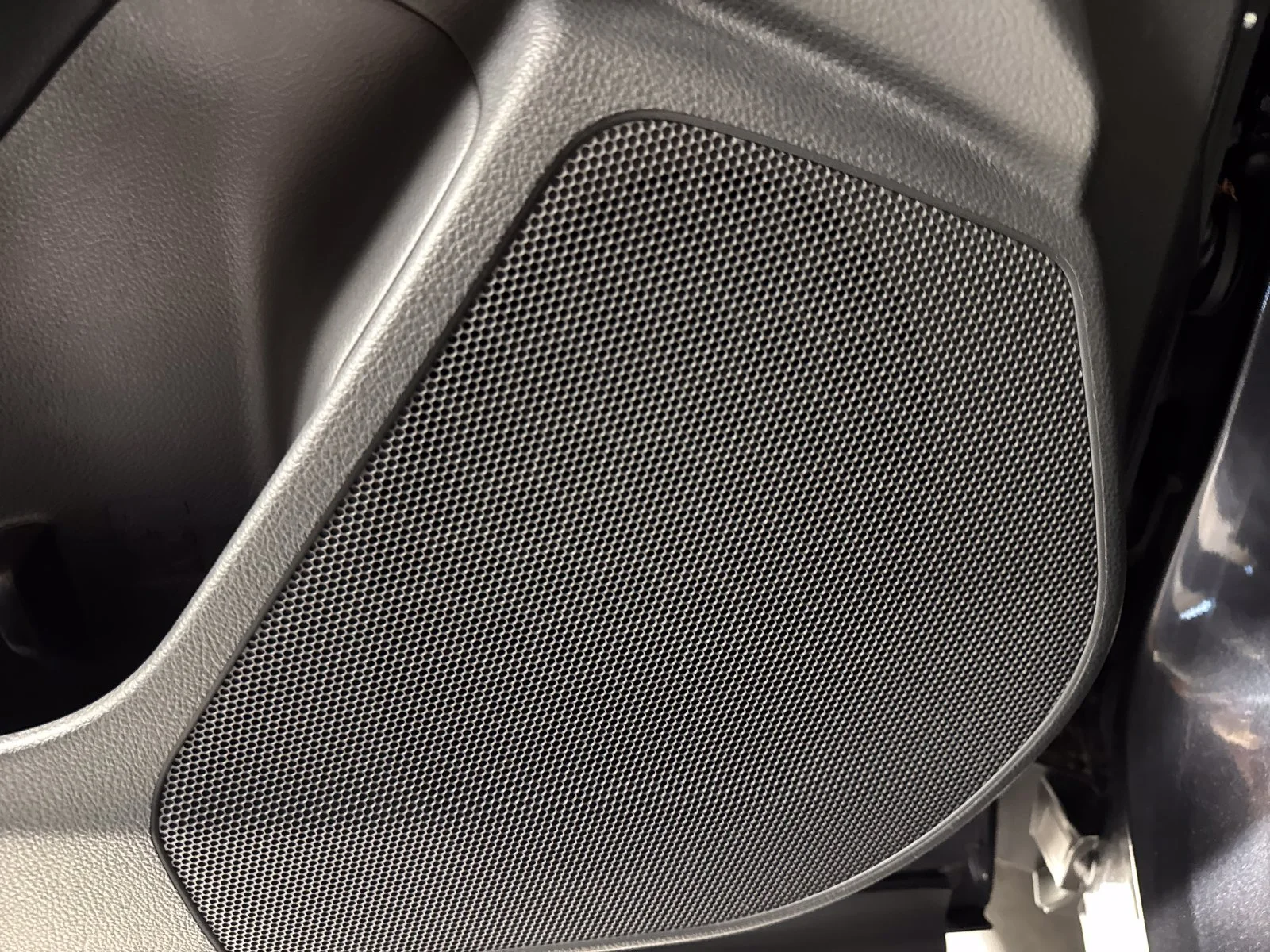 Used 2014 Dark Gray Metallic Subaru 2.5i Limited image 13