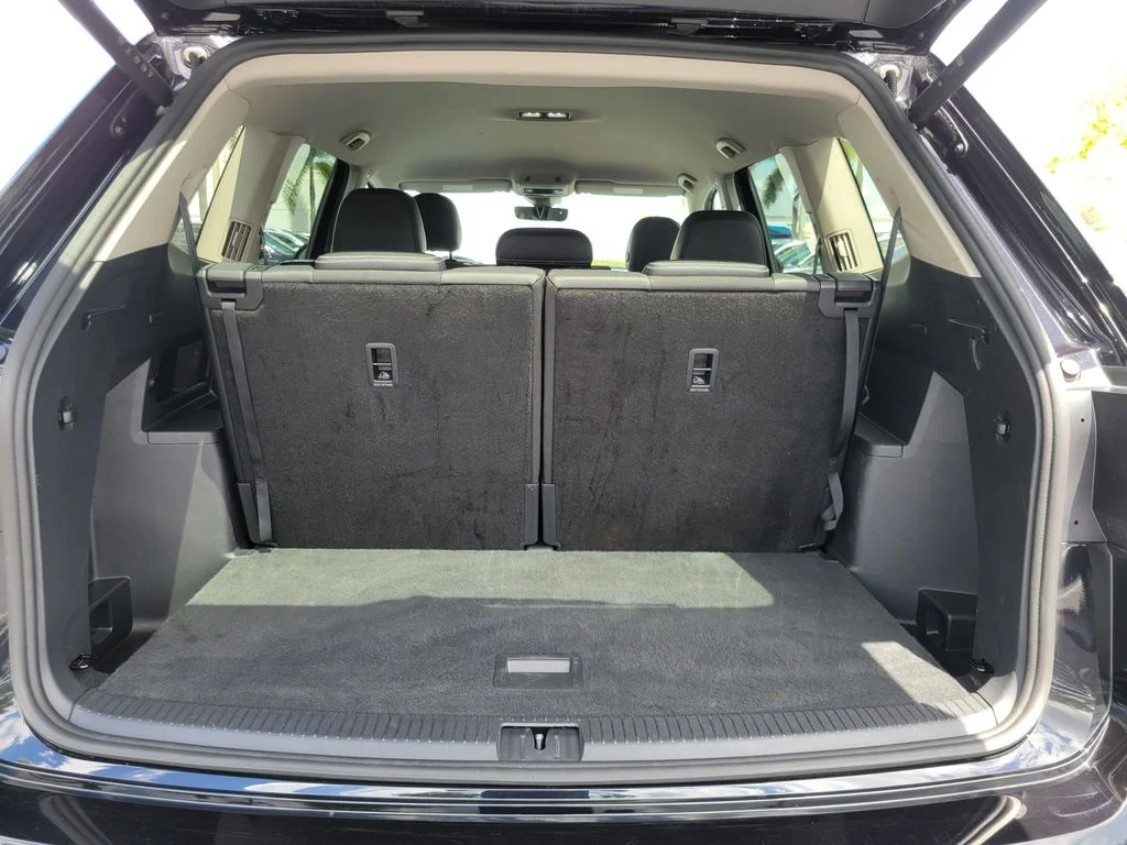 Used 2026  Volkswagen SE w/Technology image 6