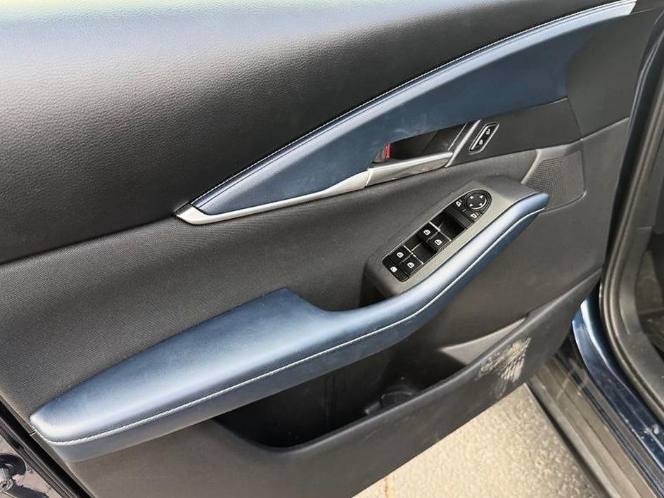 Used 2020 Blue Mazda S image 9