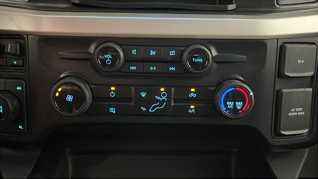 Used 2024 Oxford White Ford XLT image 17