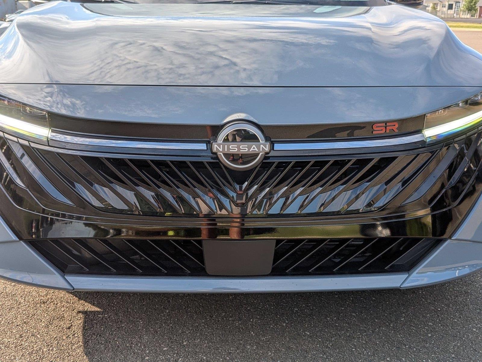 New 2027 Atlantic Gray Metallic / Super Black Two-tone Nissan SR image 13