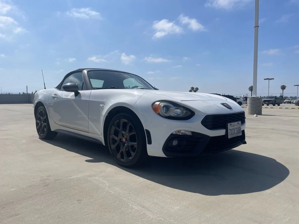 2017 FIAT 124 Spider 1.4 Abarth's photo
