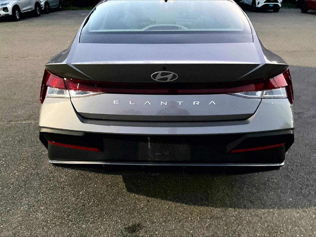 Used 2024 Silver Hyundai SEL image 10