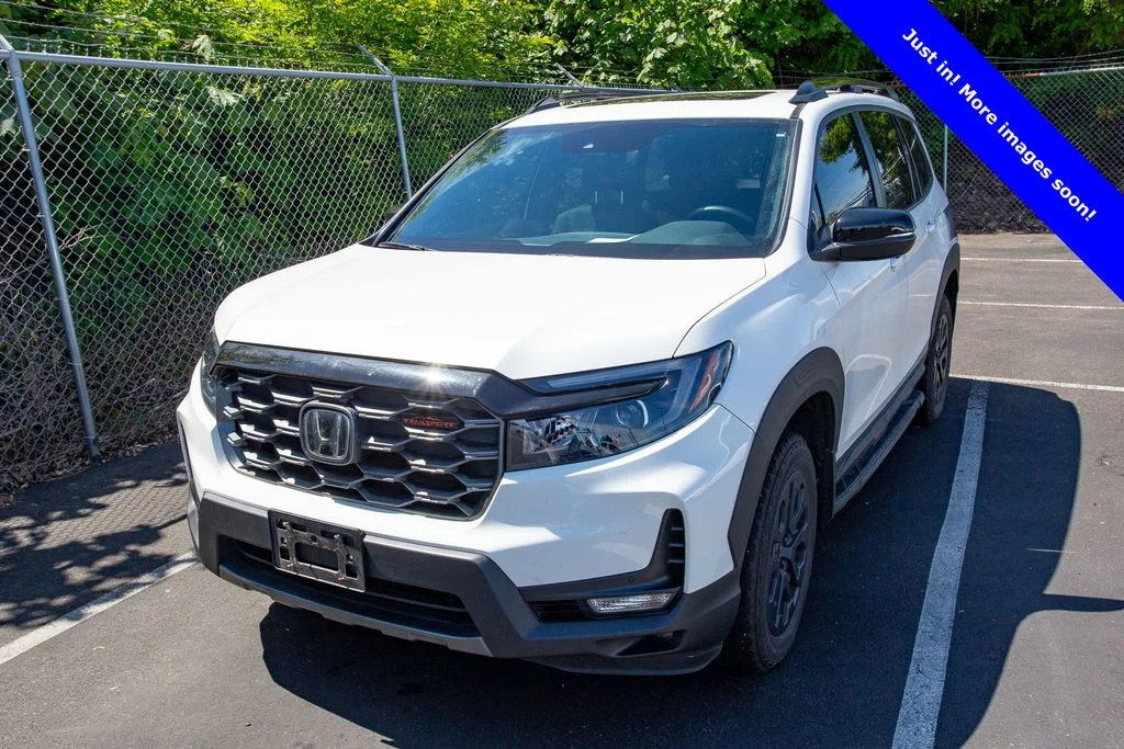 2023 Honda Passport 3.5 TrailSport 4WD Auto's photo