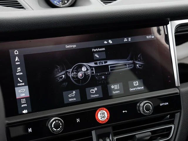2025 Porsche Macan - Photo 19