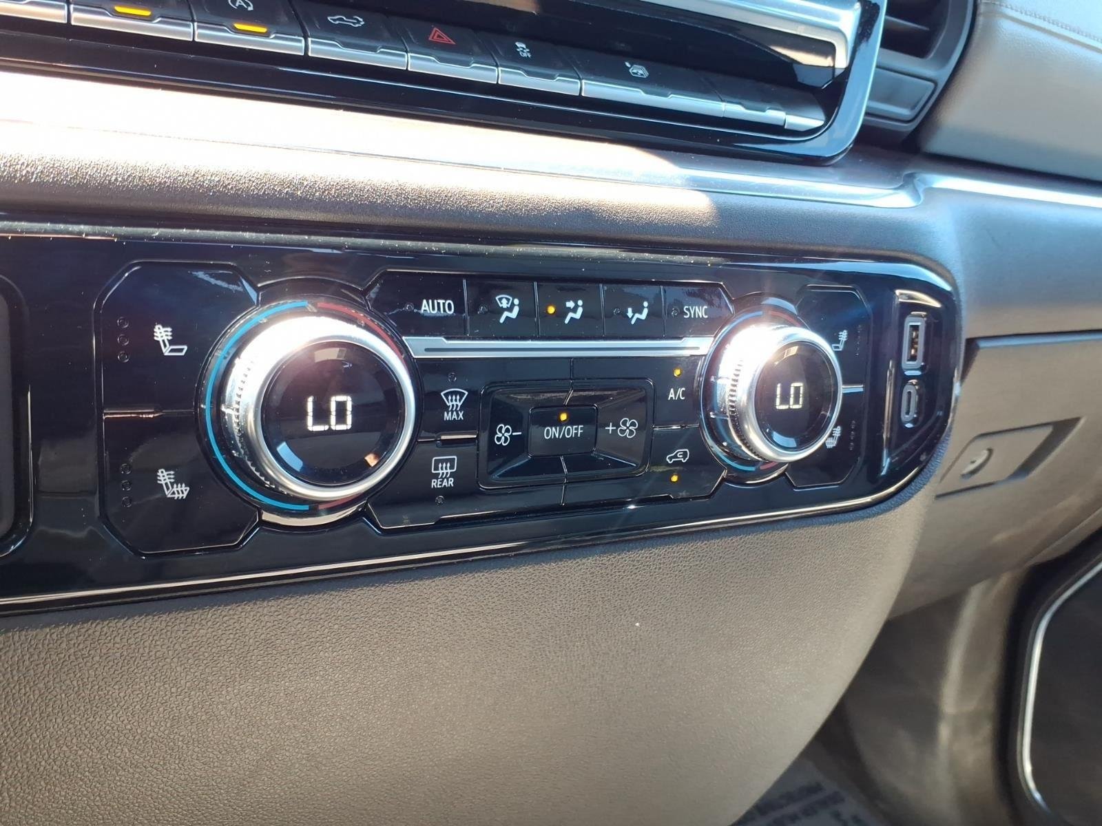 Used 2025 Onyx Black GMC SLT image 25