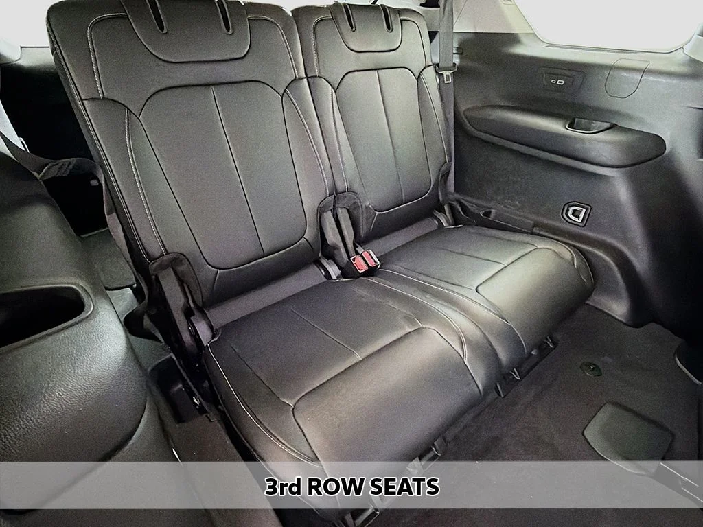 Used 2024 Metallic Jeep Limited image 9