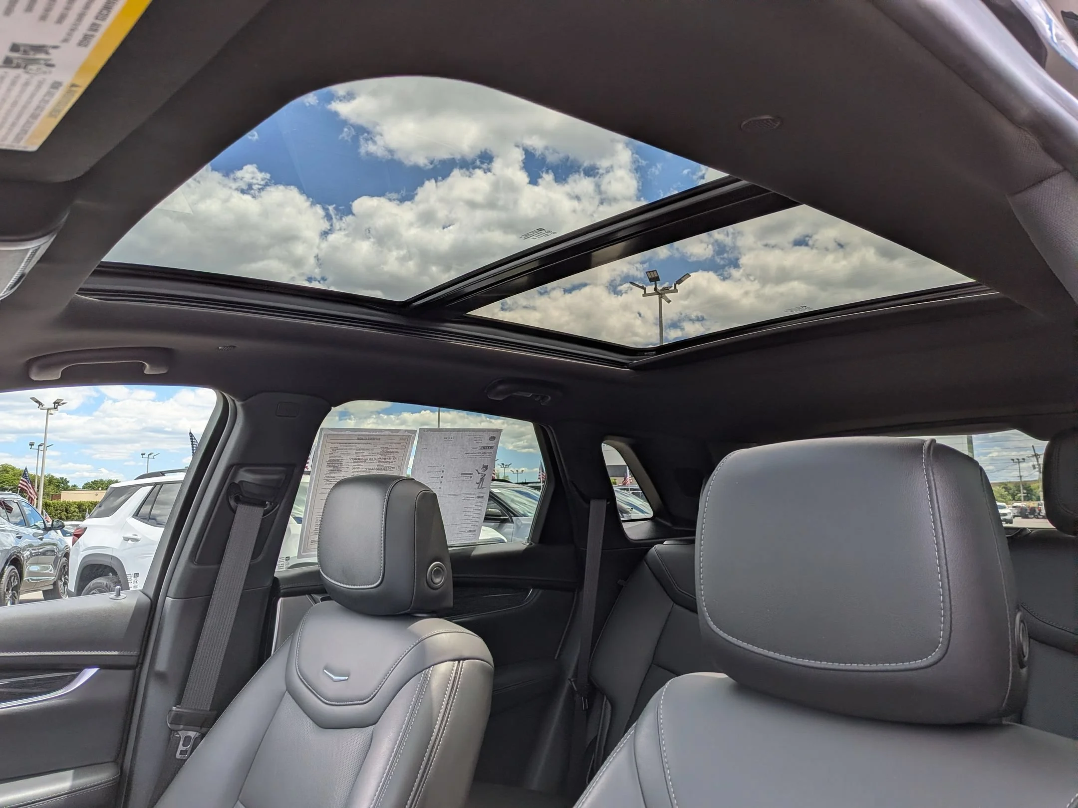 Used 2022 Wilder Metallic Cadillac AWD Premium Luxury image 17