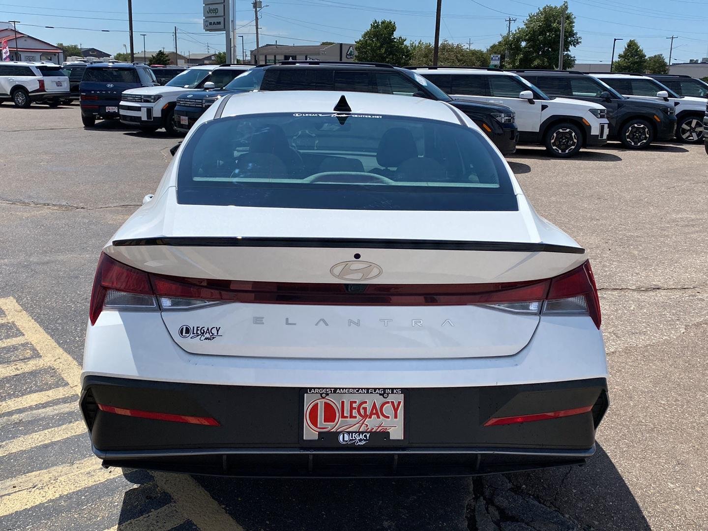 Used 2025 Serenity White Hyundai SEL Sport image 4