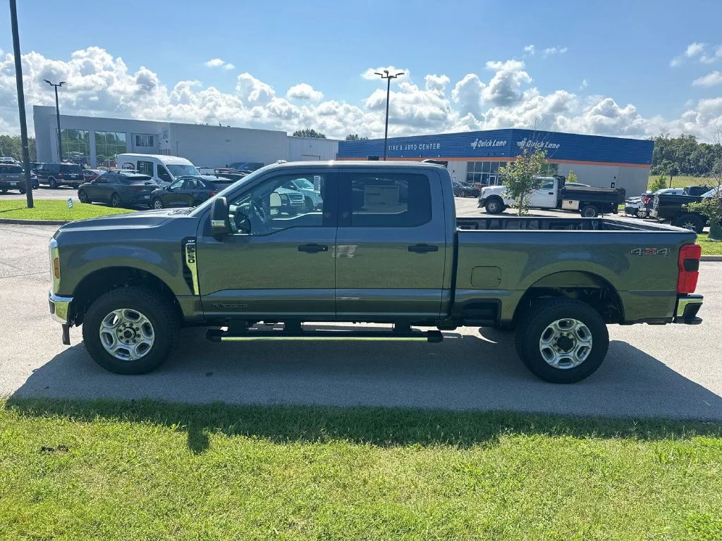 New 2026 Gray Ford XLT image 8
