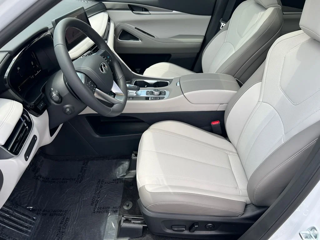 New 2027 RADIANT WHITE INFINITI Luxe FWD image 9