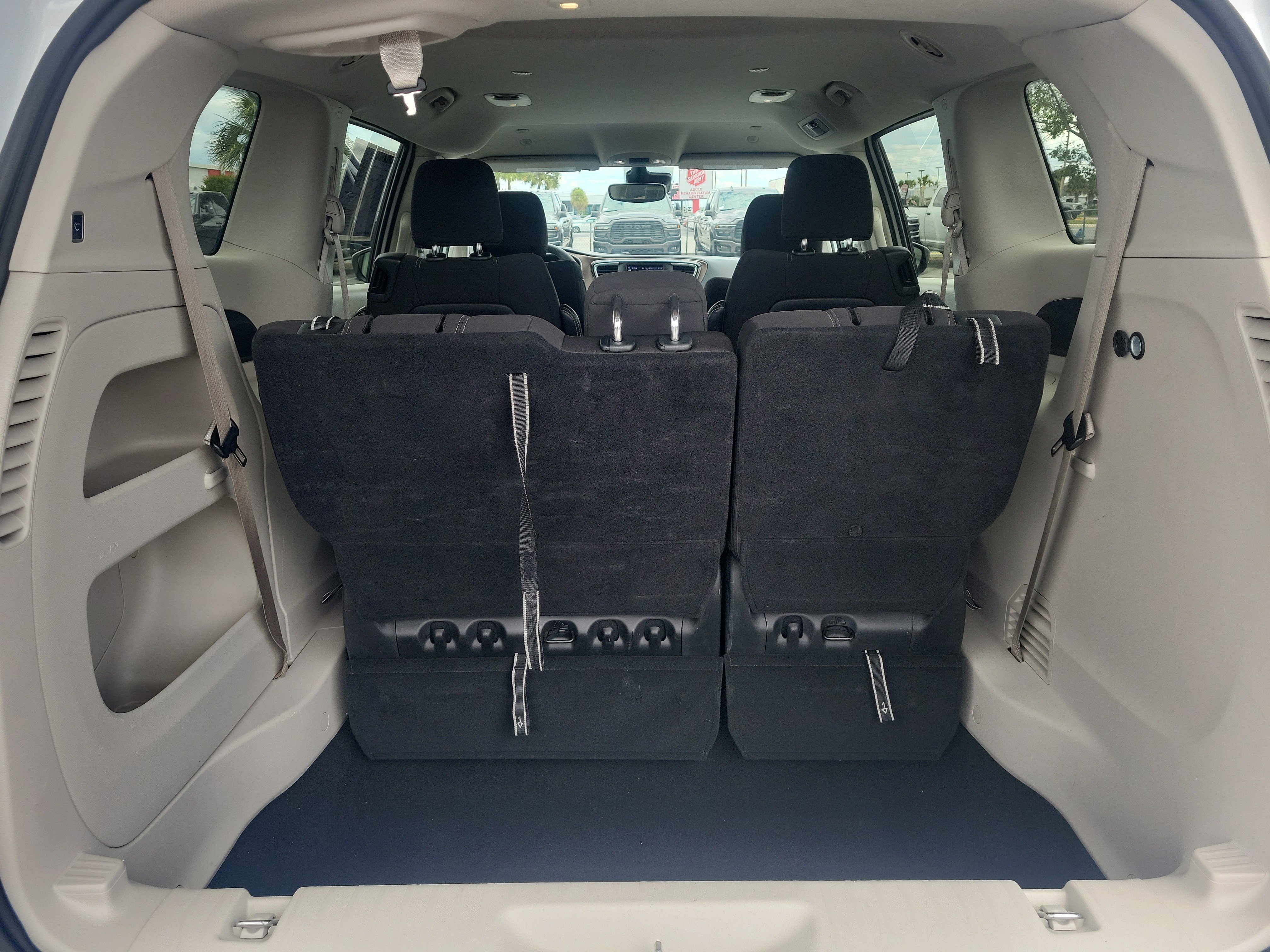 Used 2023 Bright White Clearcoat Chrysler LX image 8