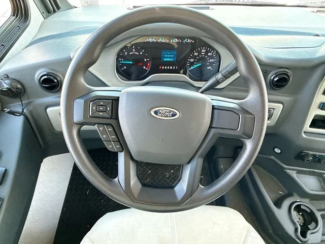 Used 2022 White Ford Chassis image 10