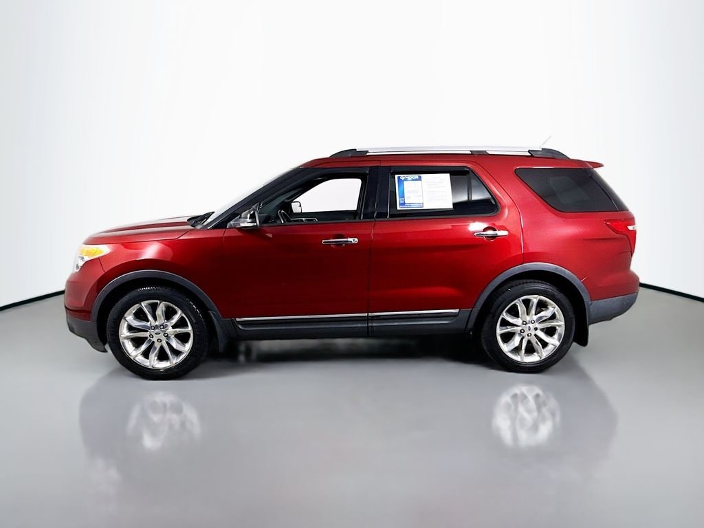Used 2013 Ruby Red Metallic Tinted Clearcoat Ford XLT image 9