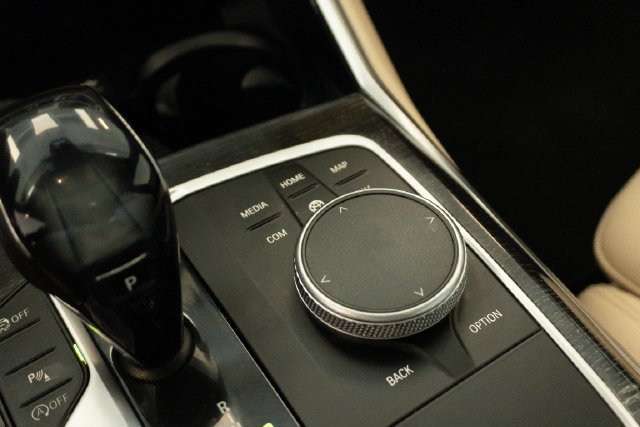 Used 2021 Black BMW 330i image 27