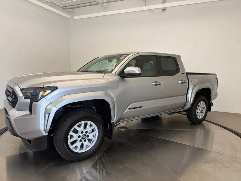Used 2025 Silver Toyota SR5 image 7