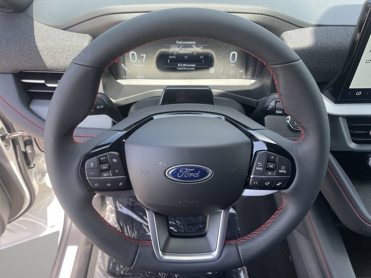 New 2026 Star White Metallic Tri-Coat Ford ST-Line image 29