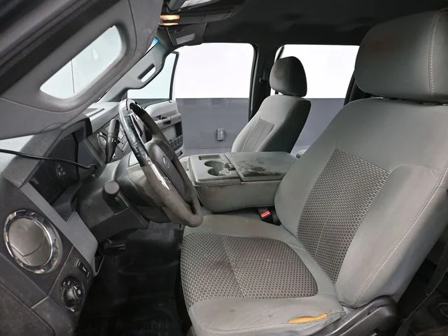 2011 Ford F-350 Super Duty XLT - Photo 22