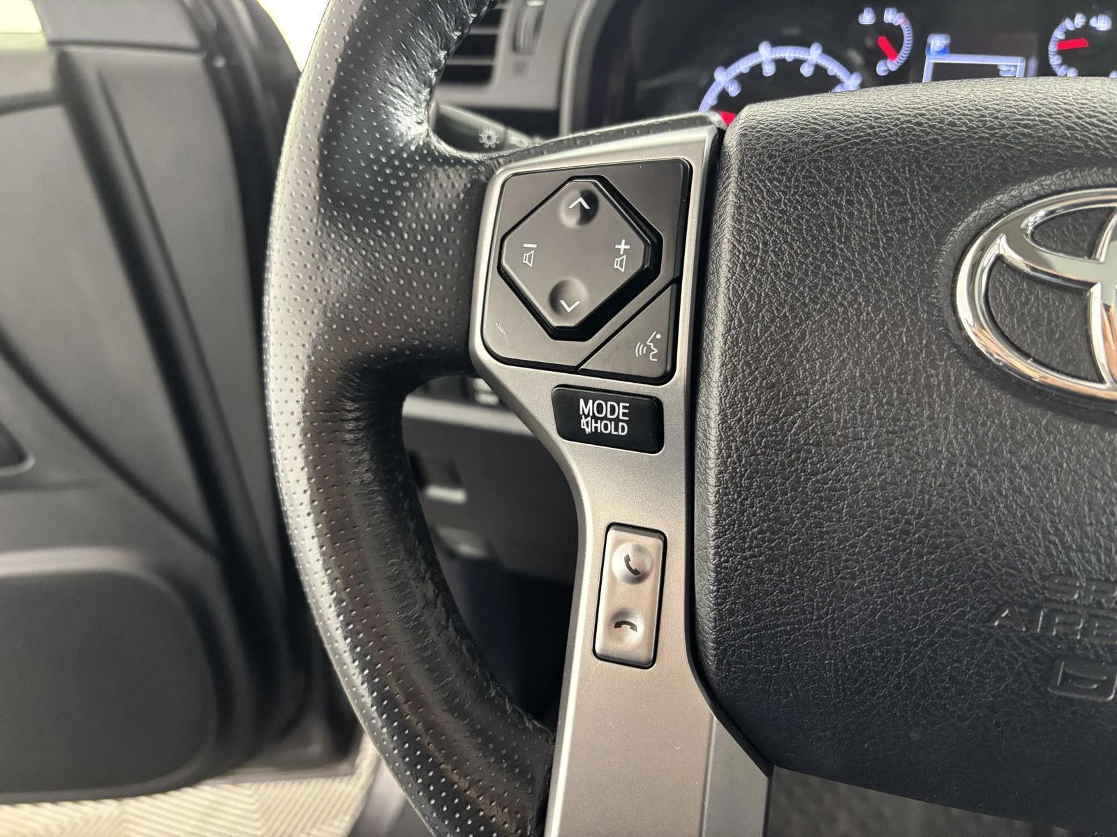 Used 2023 Magnetic Gray Metallic Toyota SR5 Premium image 28
