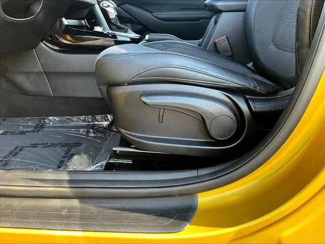 Used 2022 Yellow Kia S image 17