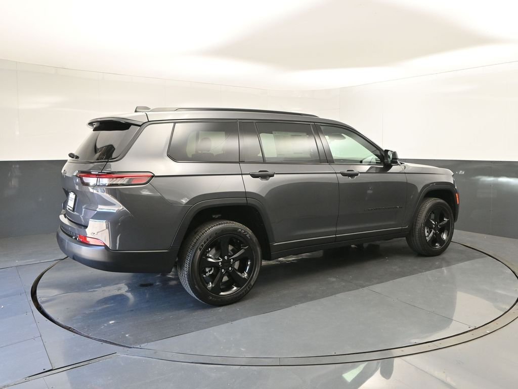 New 2025 Baltic Gray Metallic Clear-Coat Exterior Paint Jeep Altitude X image 15