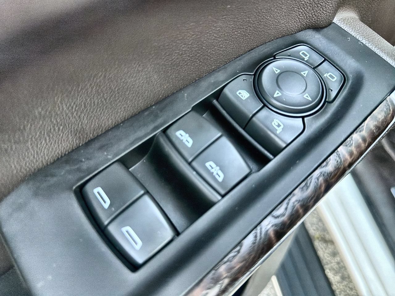 Used 2019 WHITE FROST TRICOAT GMC Denali image 19
