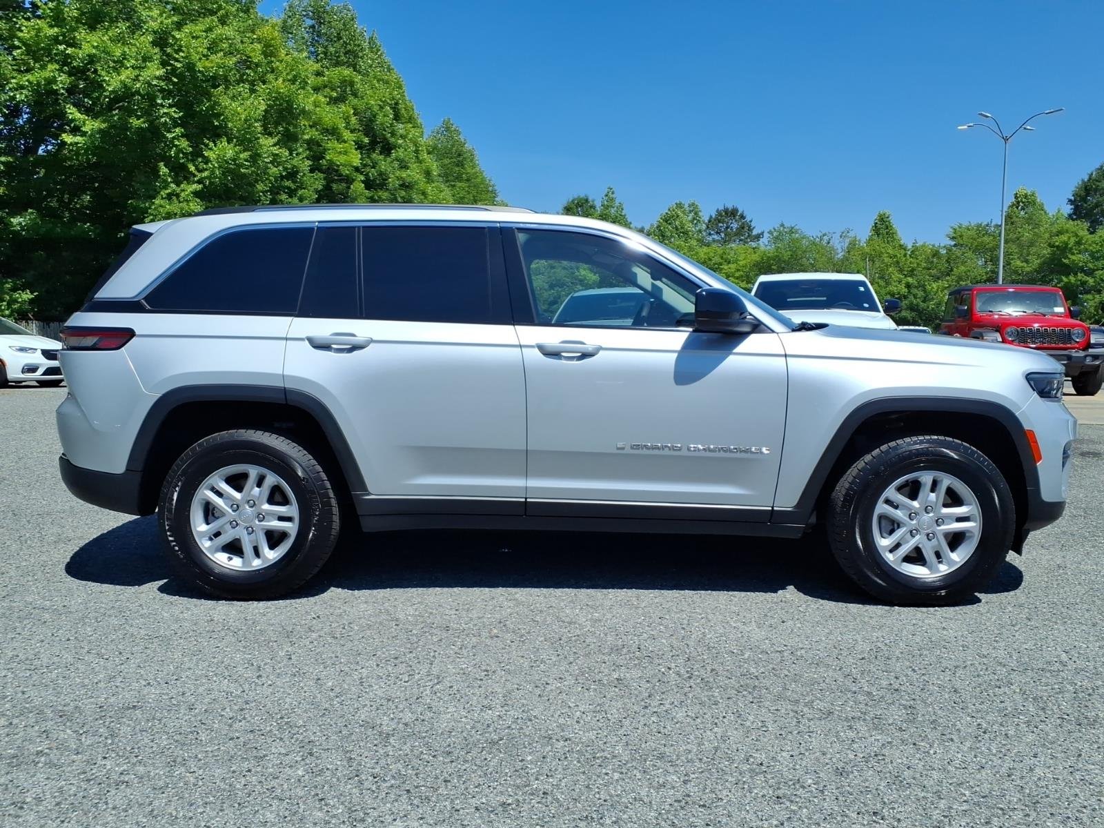 Used 2023 Silver Jeep Laredo 4x4 image 24