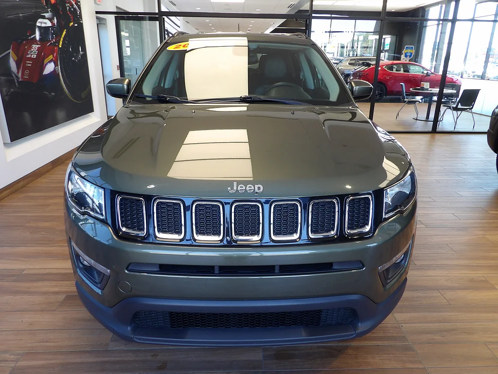 Used 2018 Jeep Compass Latitude with VIN 3C4NJDBB9JT281437 for sale in Cleveland, OH