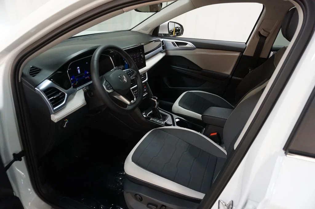 New 2026 Pure White Volkswagen 1.5T SE image 9