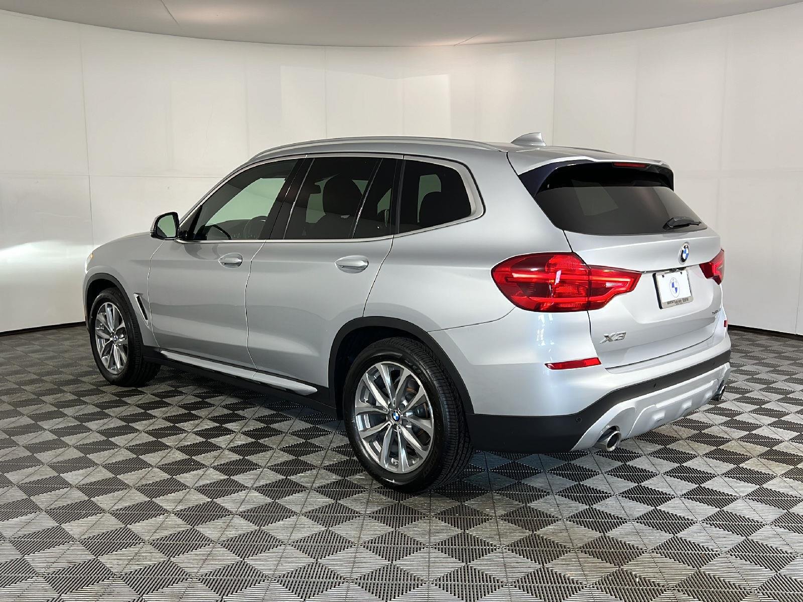 Used 2019 Glacier Silver Metallic BMW xDrive30i image 9